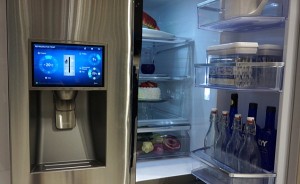 Luxurious-Steel-Samsung-Smart-Fridge-with-Small-Menu-Screen-to-Operating-the-Effectiveness-of-Fridge-Feature